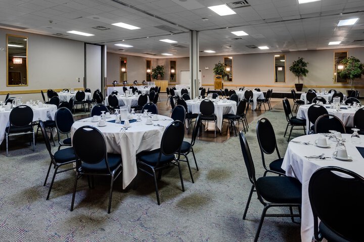 Ballroom/Hall 24 of 26