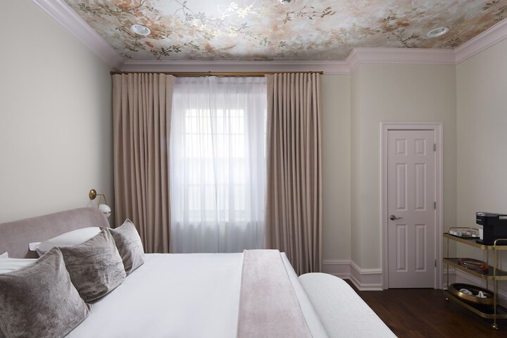 Room 13 of 64