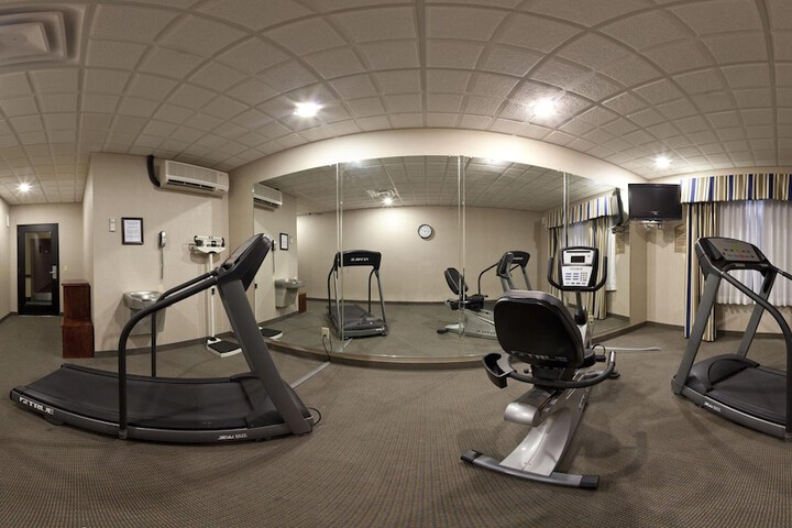 Holiday Inn Express & Suites Douglas by IHG