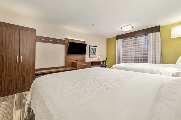 Room 84 of 348