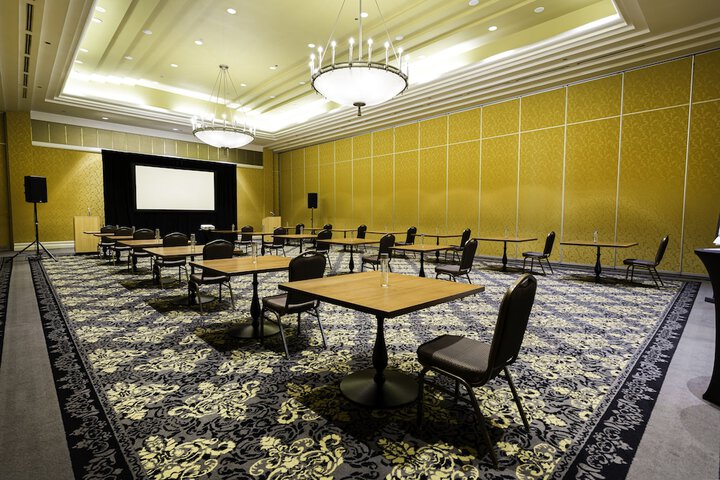 Hilton Niagara Falls / Fallsview Hotel & Suites