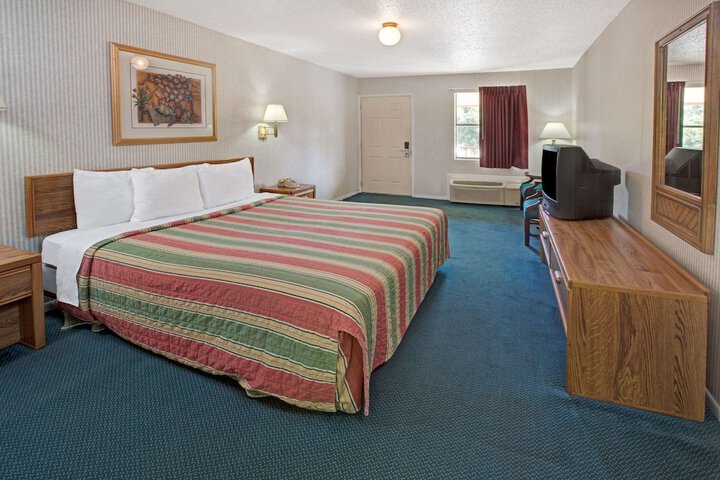 Knights Inn South Houston