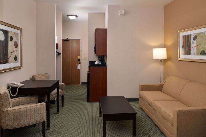 Room 40 of 65