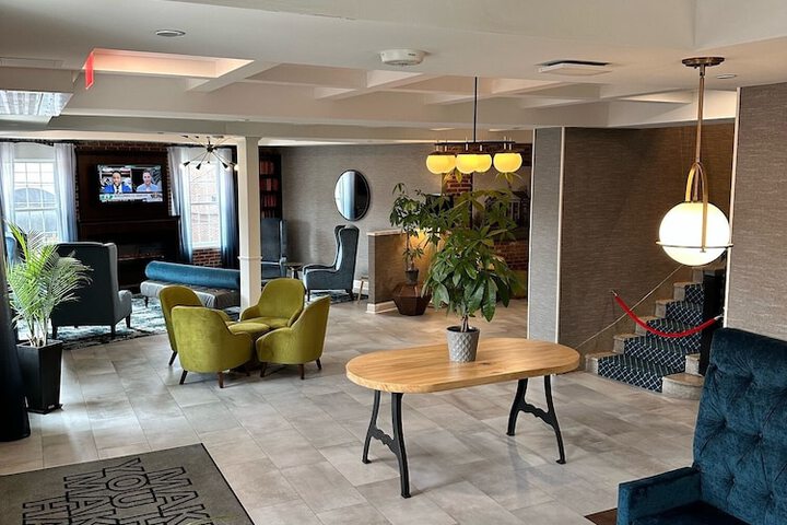 Hampton Inn & Suites Huntington Downtown