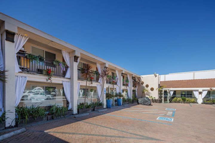 Hotel 8 of 68