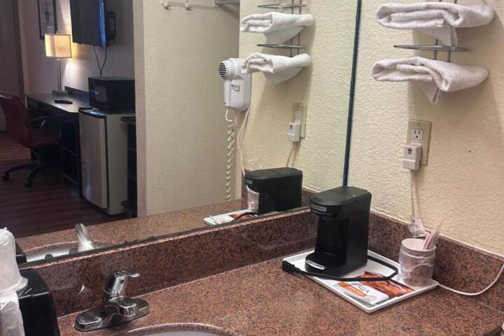 Americas Best Value Inn Dayton