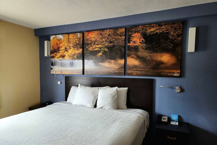 Room 30 of 42