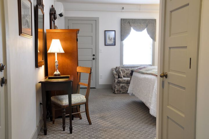 Room 37 of 76