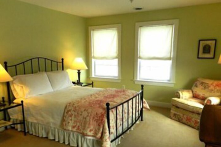 Bed & Breakfast at the Rock Garden
