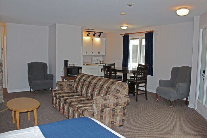 Room 30 of 87