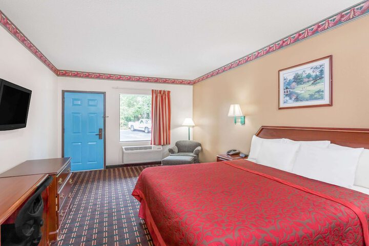 Room 11 of 24
