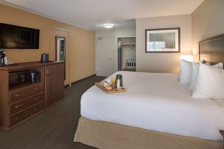 Room 14 of 39