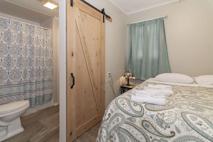 Room 10 of 99