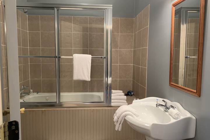 Room 8 of 35