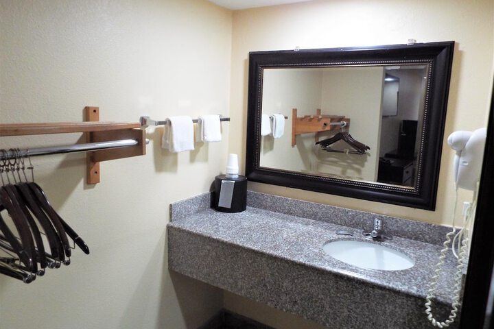 Room 14 of 14
