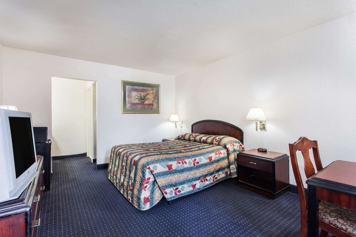 Room 15 of 17