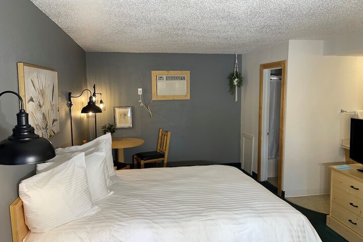 Room 30 of 79