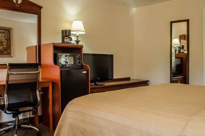 Room 28 of 39