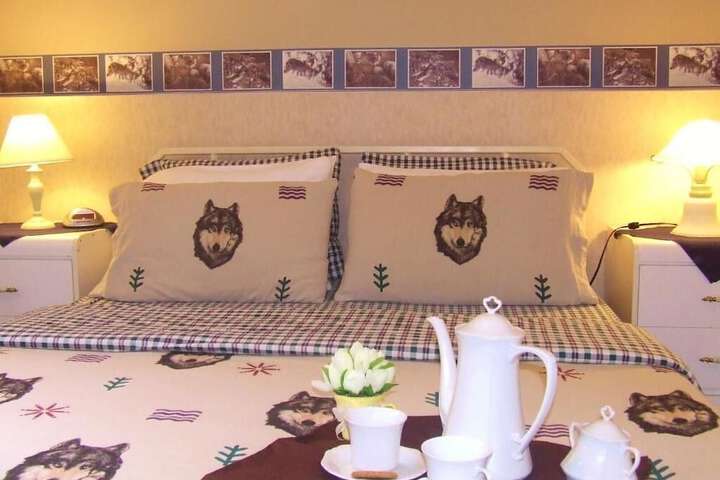 Silvern Lake Trail Bed & Breakfast