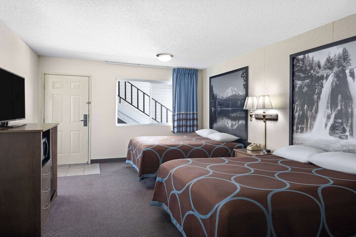 Room 21 of 40