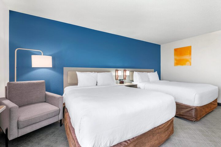 Comfort Inn & Suites Sheboygan I-43