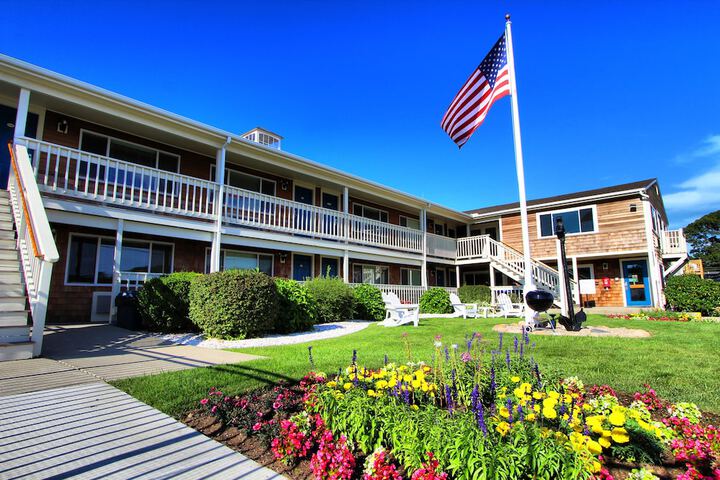 Hotel Exterior 53 of 56