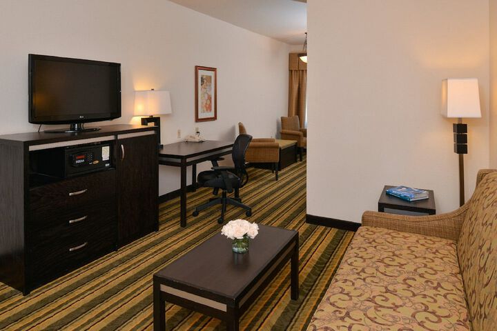 Room 104 of 150