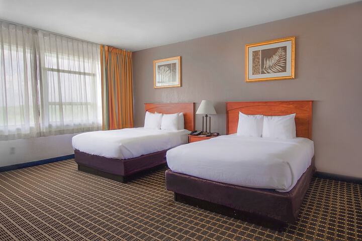 Clarion Inn & Suites Miami International Airport