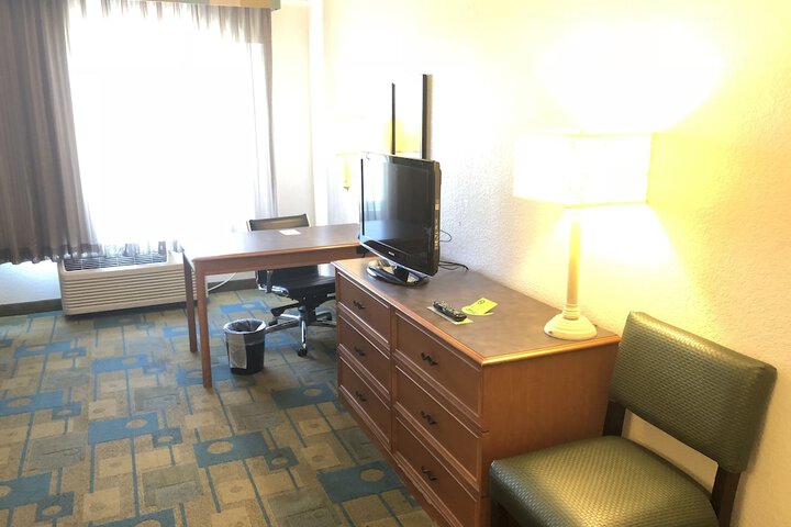 Room 34 of 48