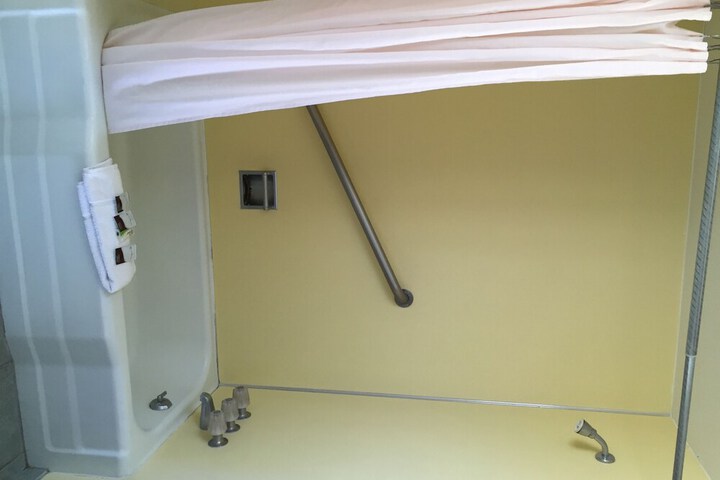 Room 10 of 21