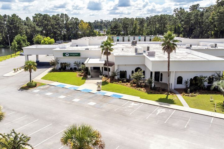Cottonwood Suites Savannah Hotel & Conference Center