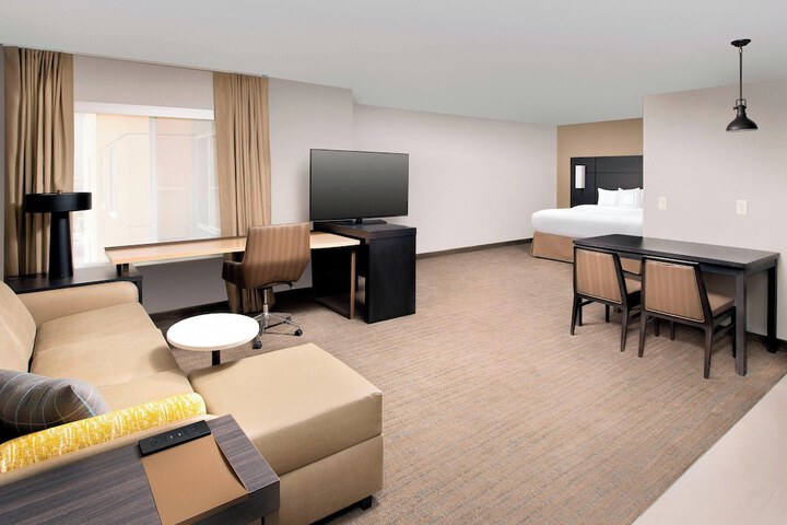 Room 21 of 39