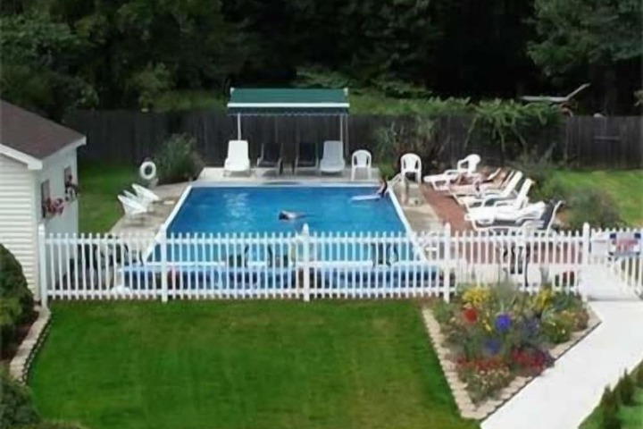 Pool 10 of 57