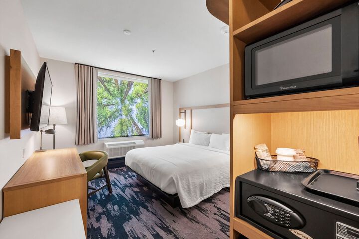Room 22 of 37