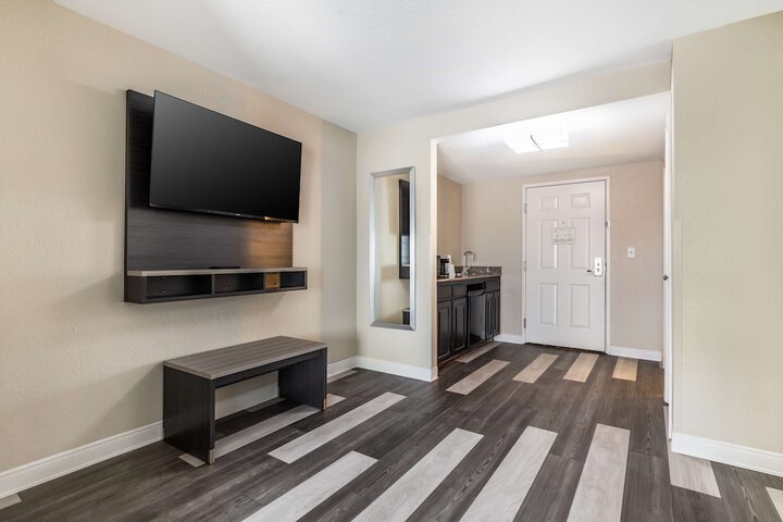 Room 10 of 39