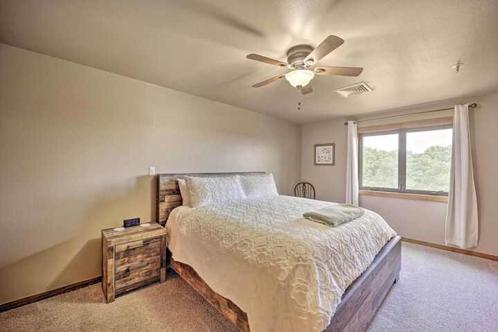 Golf Course & Lake Views: Cozy Afton Condo!