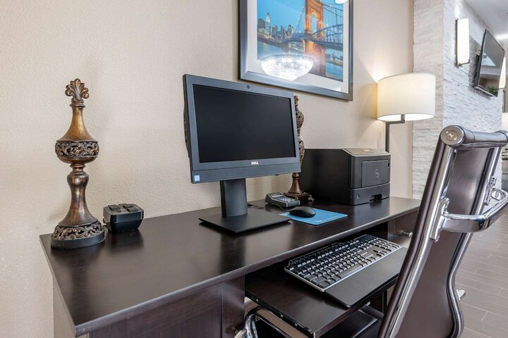 Business Center 37 of 38