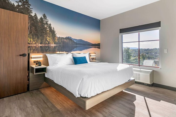 Cambria Hotel Lake Placid - Lakeside Resort