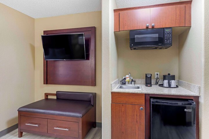 Room 13 of 31