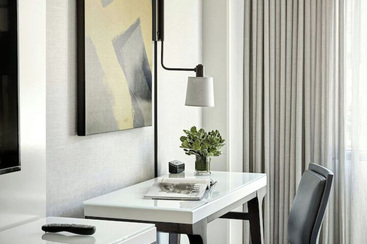 Room 21 of 37