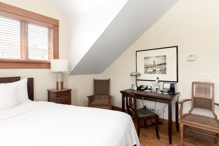 Room 42 of 75