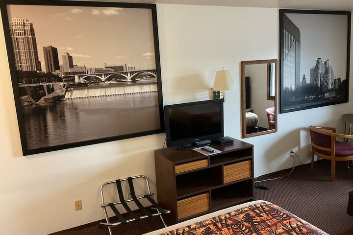 Room 18 of 27