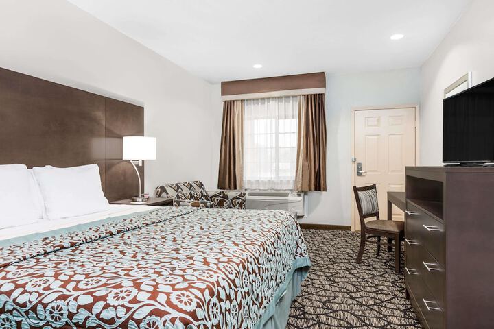 Room 14 of 17