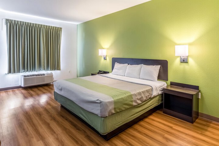 Room 16 of 32