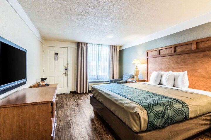 Room 26 of 37
