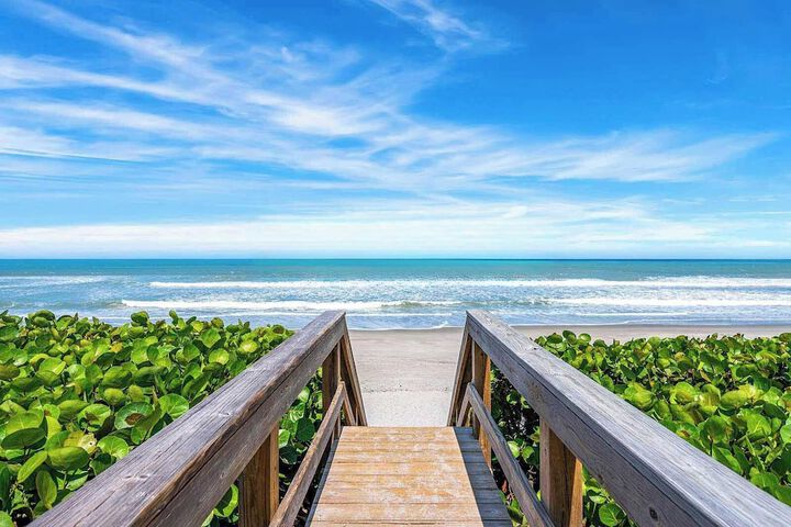 Harbor Island Beach Club Homes by Villatel