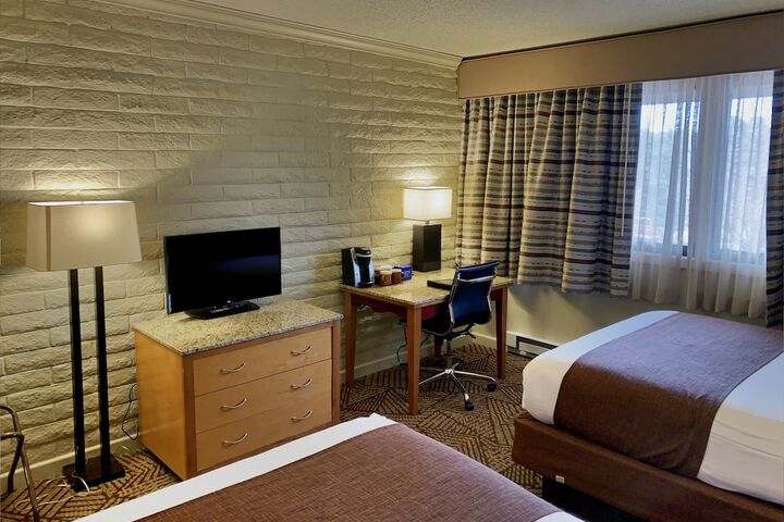 Thunderbird Lodge - Inside the Park