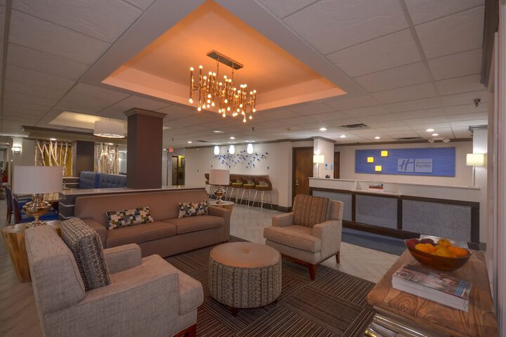 Holiday Inn Express Fayetteville- Univ of AR Area by IHG