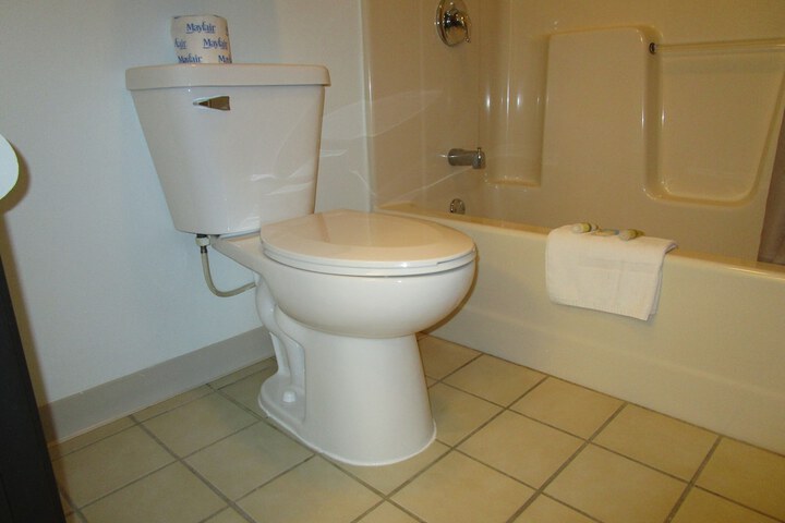 Room 7 of 32