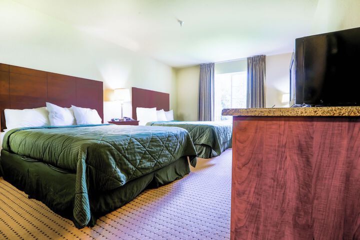 Evansville Inn & Suites by OYO